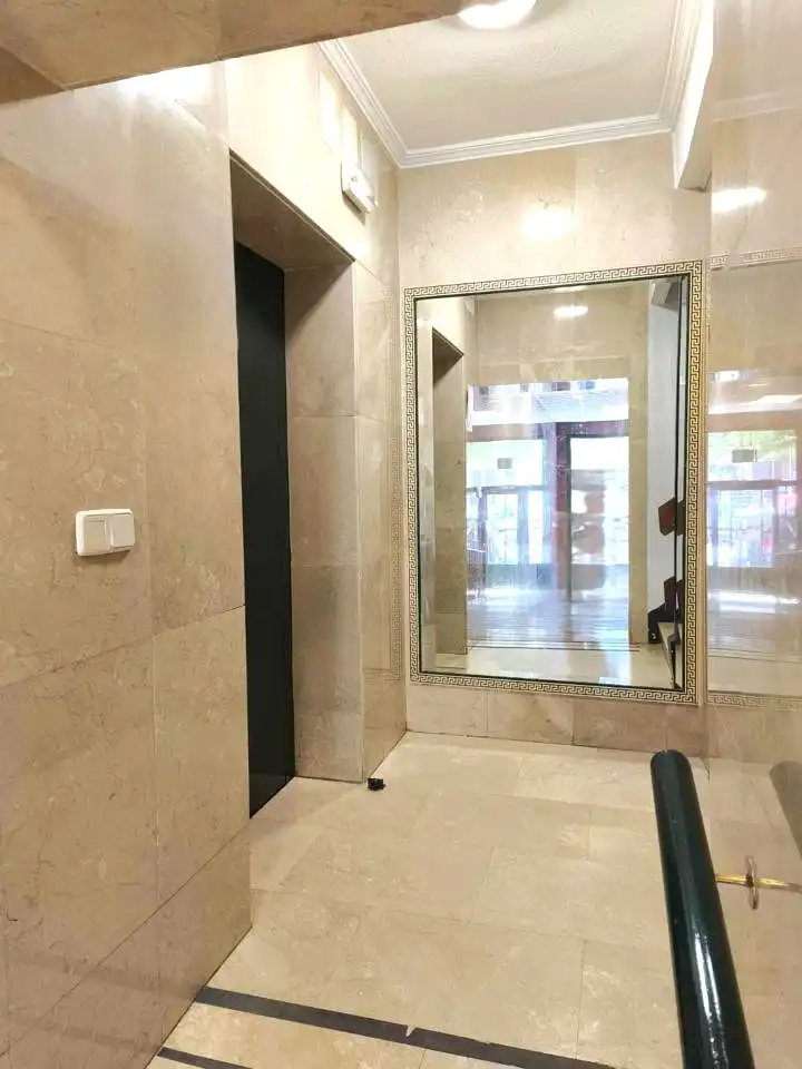 Baño de Piso en venta en Madrid con Calefacción, Parquet y Terraza