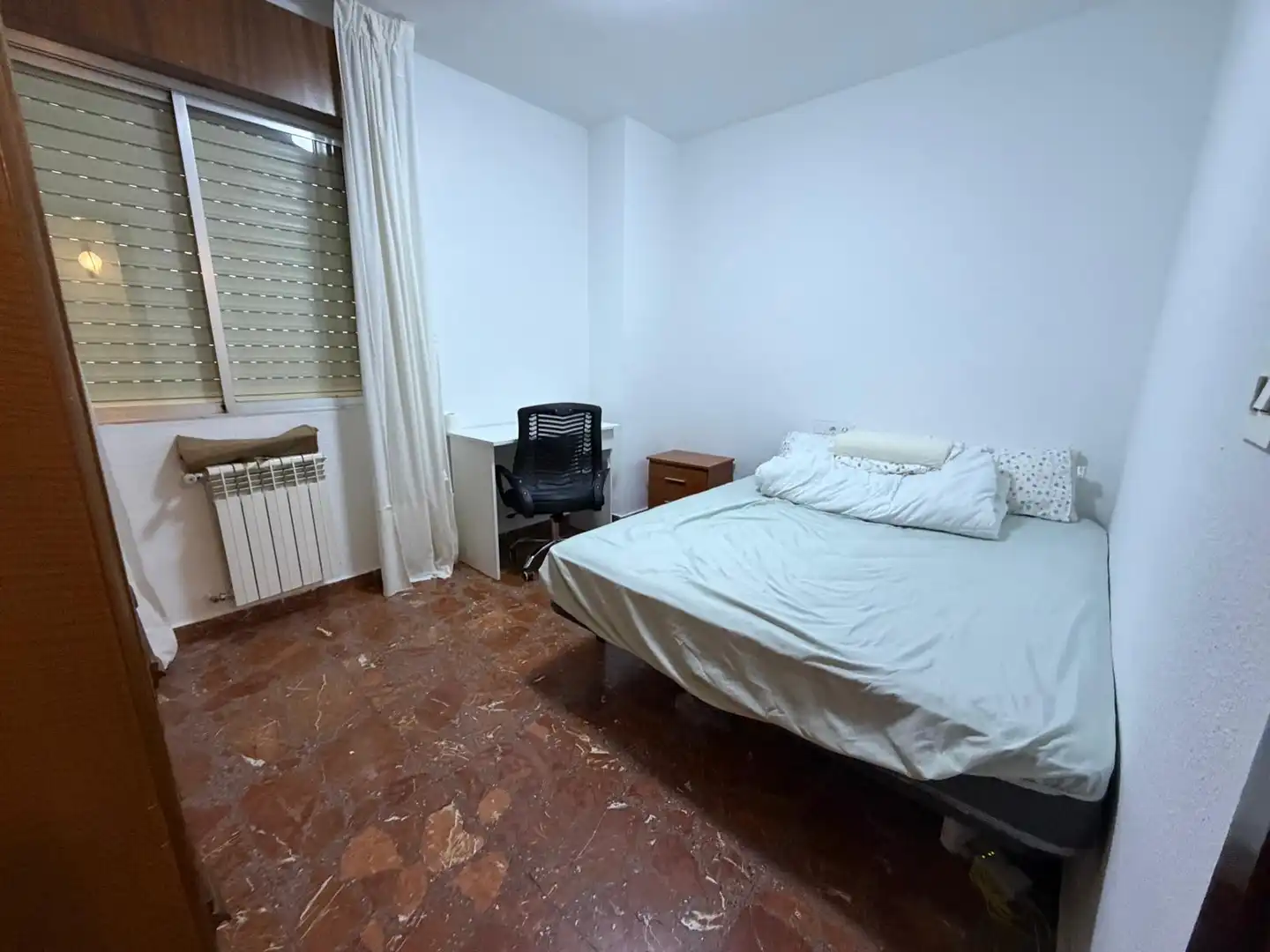 Habitación de Piso para compartir en Jaén con Aire acondicionado, Calefacción y Amueblado