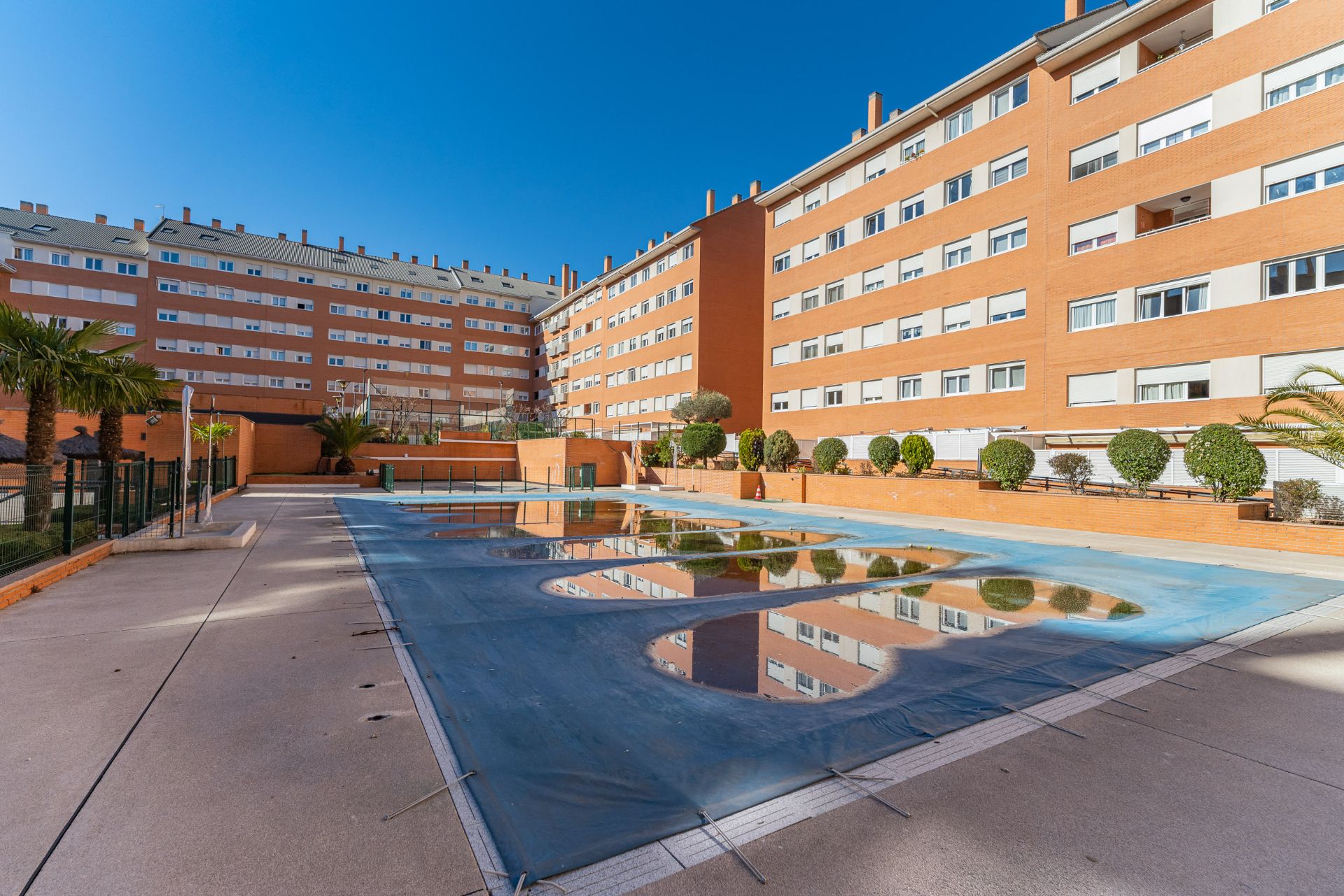 Swimming pool of Attic to rent in  Madrid Capital  with Air Conditioner, Heating and Parquet flooring