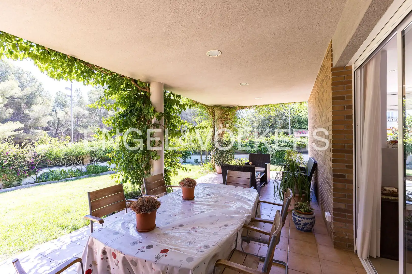 Terrassa de Casa o xalet en venda en Cubelles amb Aire condicionat, Calefacció i Jardí privat