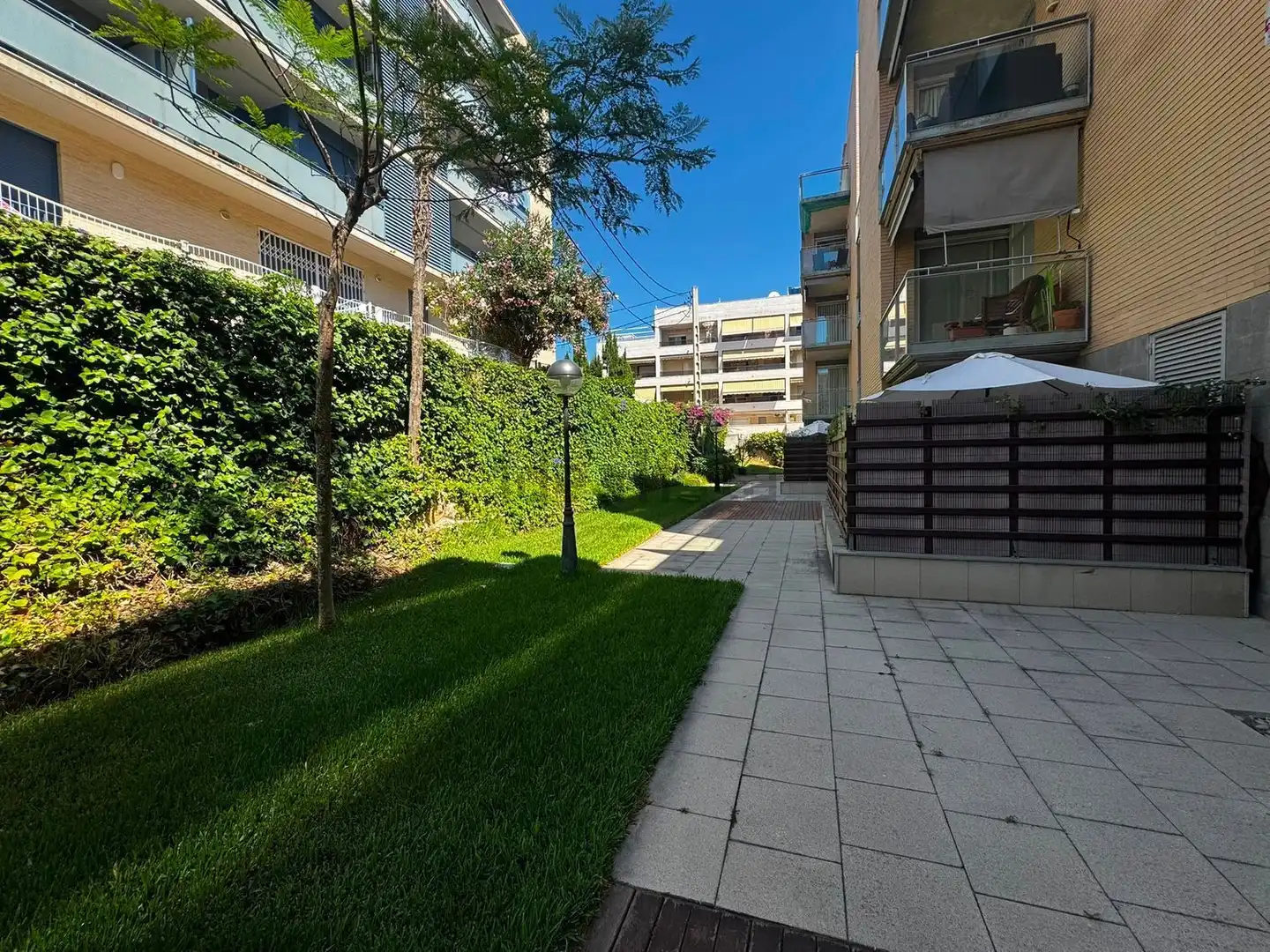 Außenansicht von Erdgeschoss zur Miete in Torredembarra mit Klimaanlage, Heizung und Terrasse