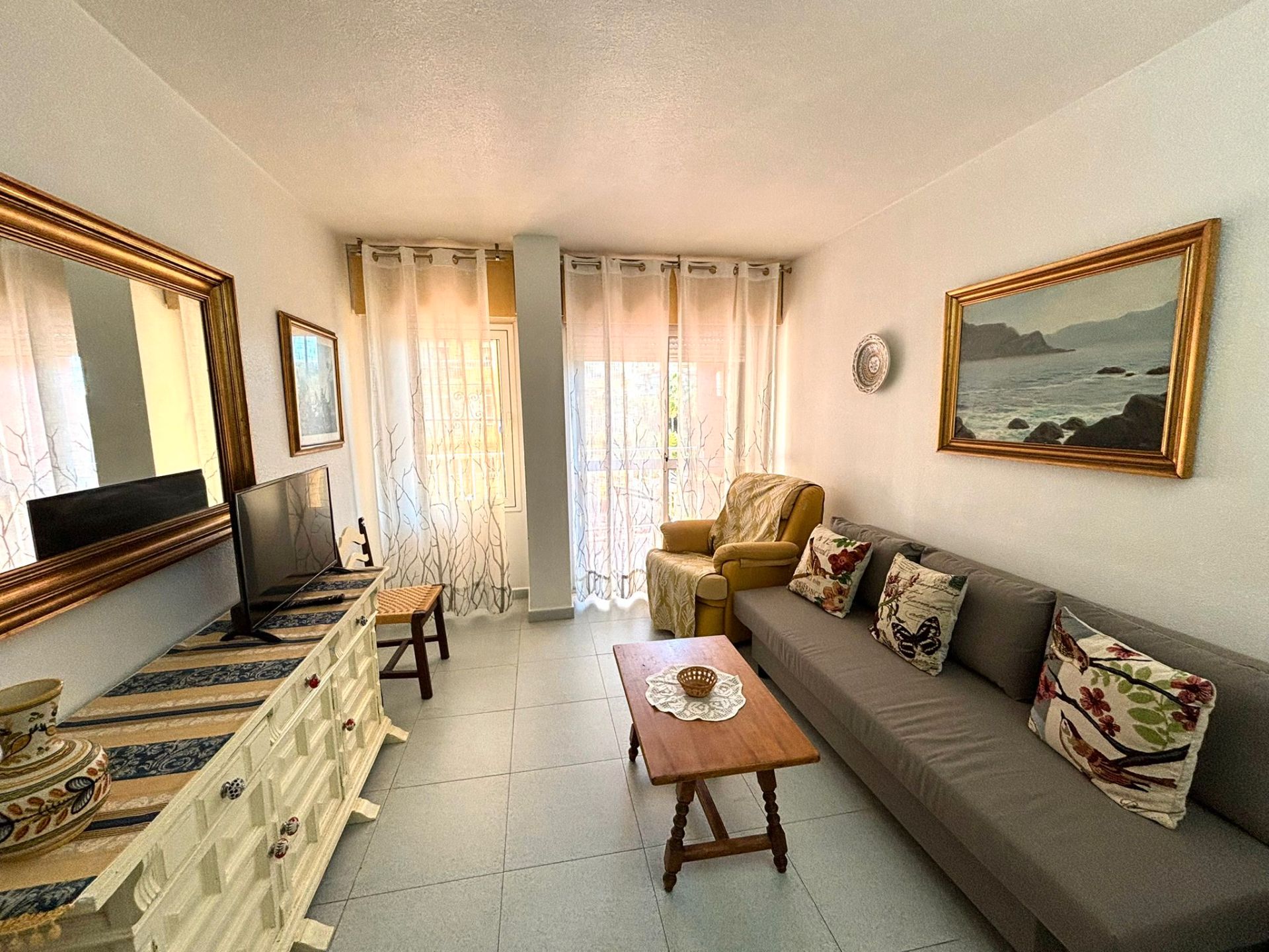 Living room of Apartment to rent in Benalmádena  with Terrace, Furnished and Community pool