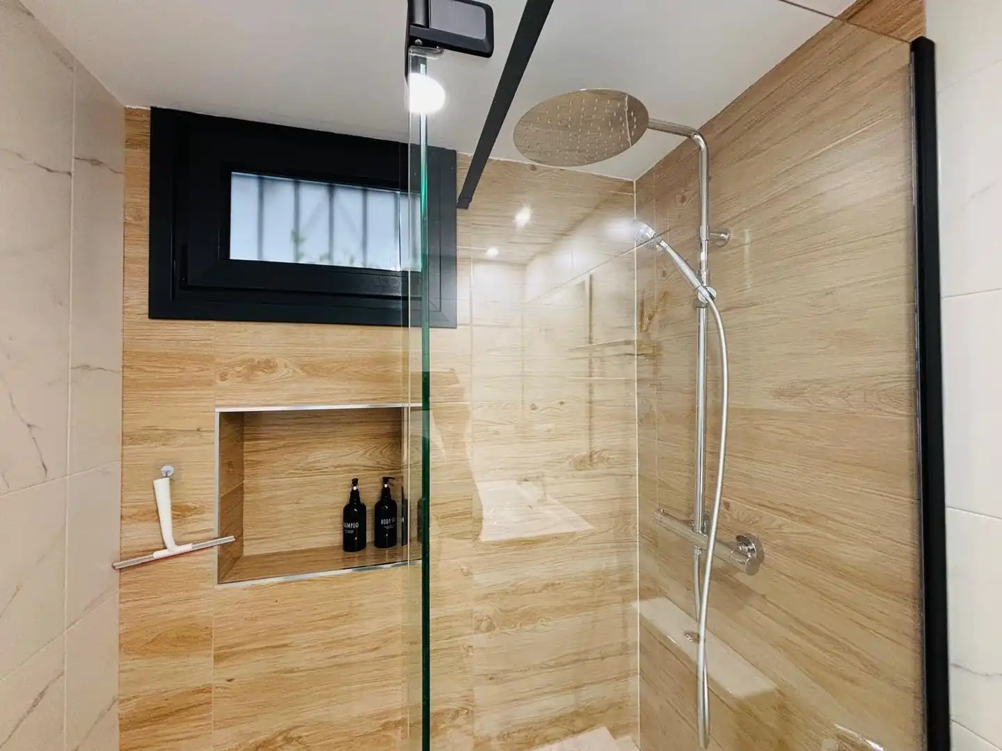 Badezimmer von Wohnung zur Miete in Villa de Otura mit Klimaanlage und Möbliert