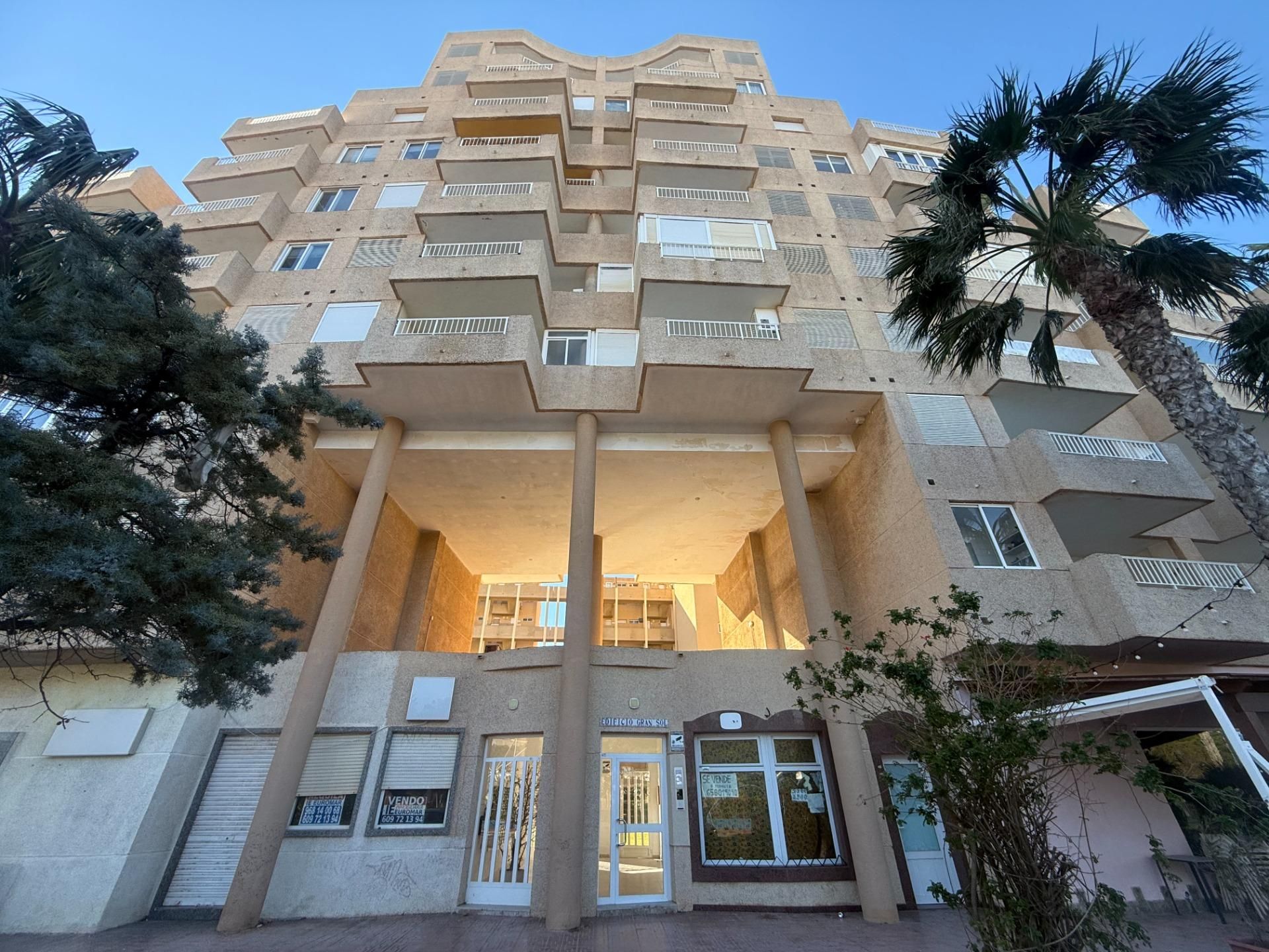 Vista exterior de Planta baja de alquiler en La Manga del Mar Menor