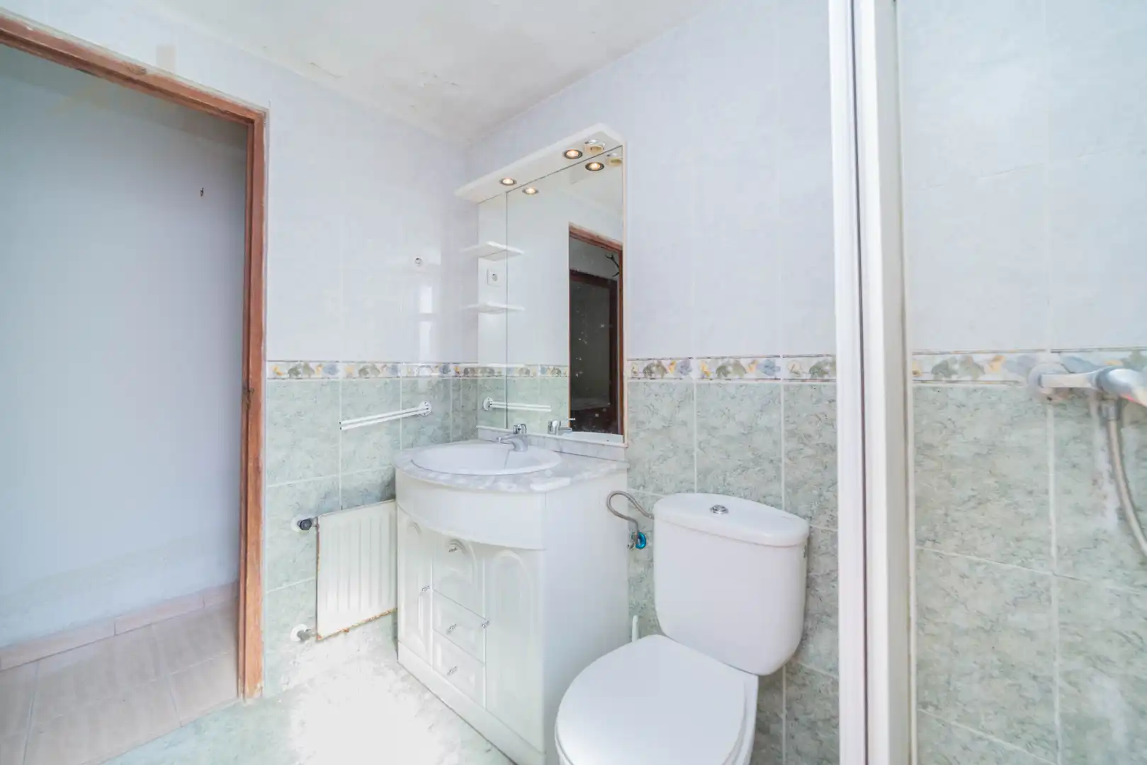 Baño de Piso en venta en Fuenlabrada con Aire acondicionado, Calefacción y Terraza
