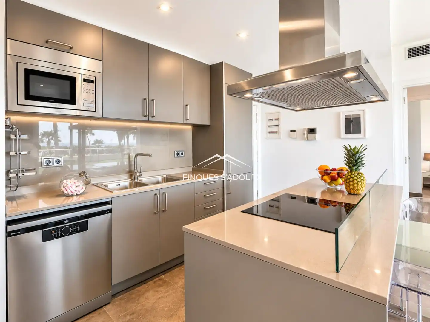 Kitchen of Flat for sale in Castell d'Aro, Platja d'Aro i s'Agaró  with Air Conditioner, Heating and Private garden