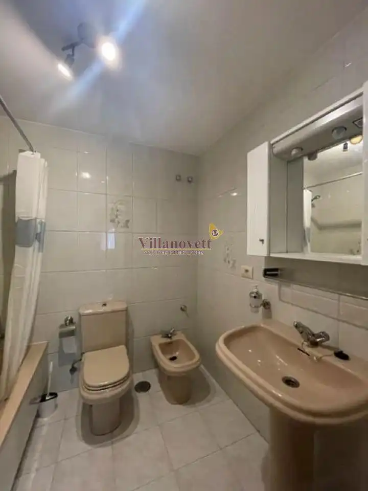 Baño de Piso de alquiler en Centro Urbano