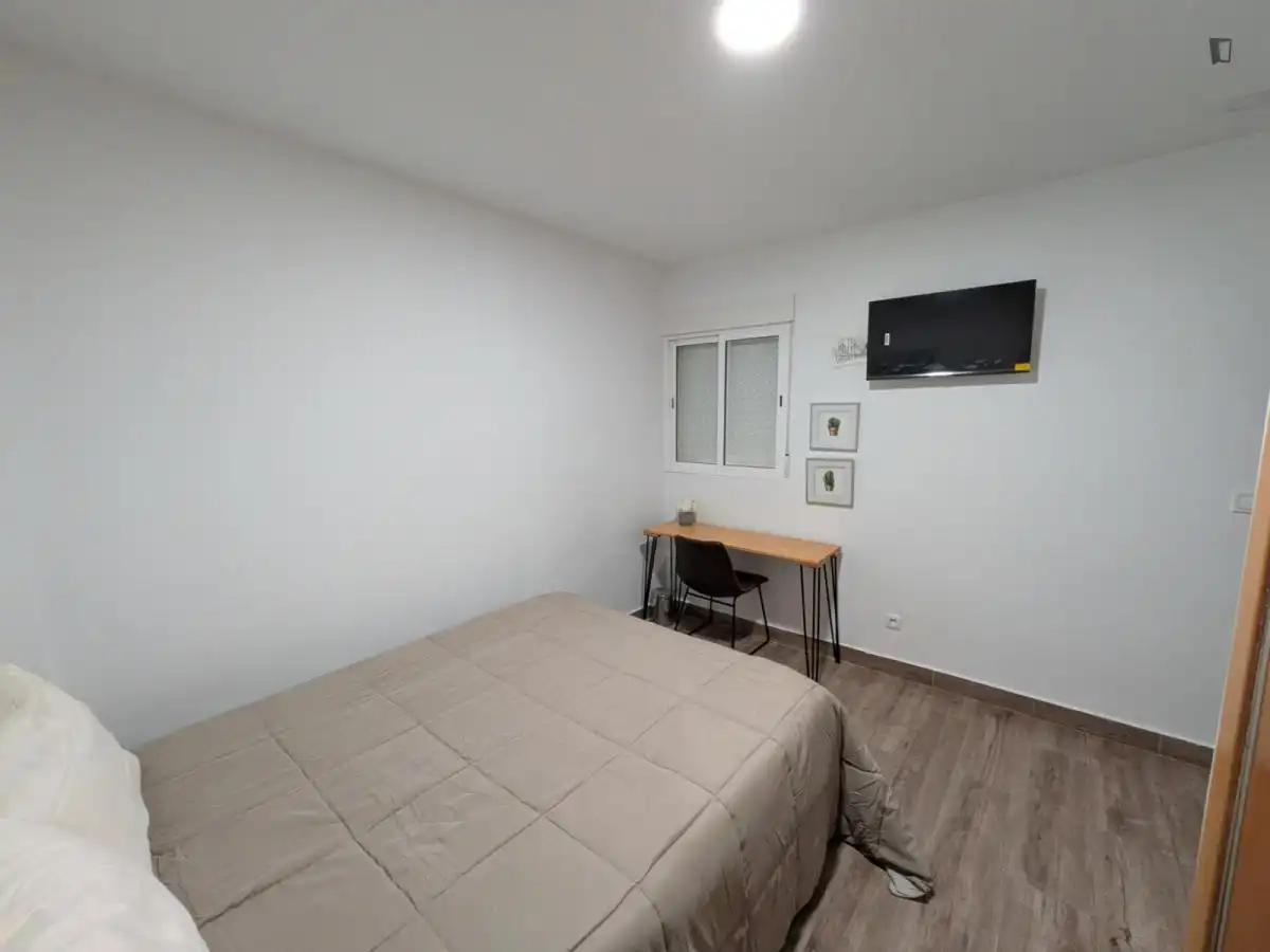 Dormitori de Casa o xalet per a compartir en Málaga amb Aire condicionat, Moblat i Rentadora