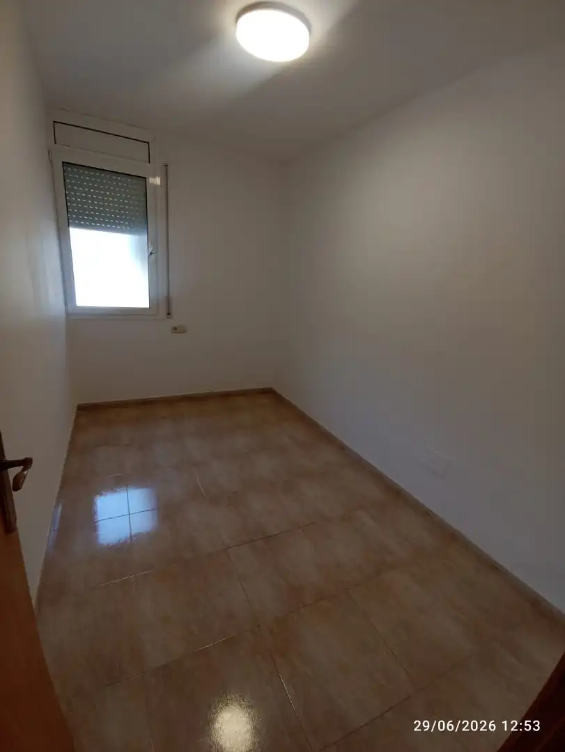 Schlafzimmer von Wohnung zur Miete in Cercs mit Klimaanlage und Möbliert