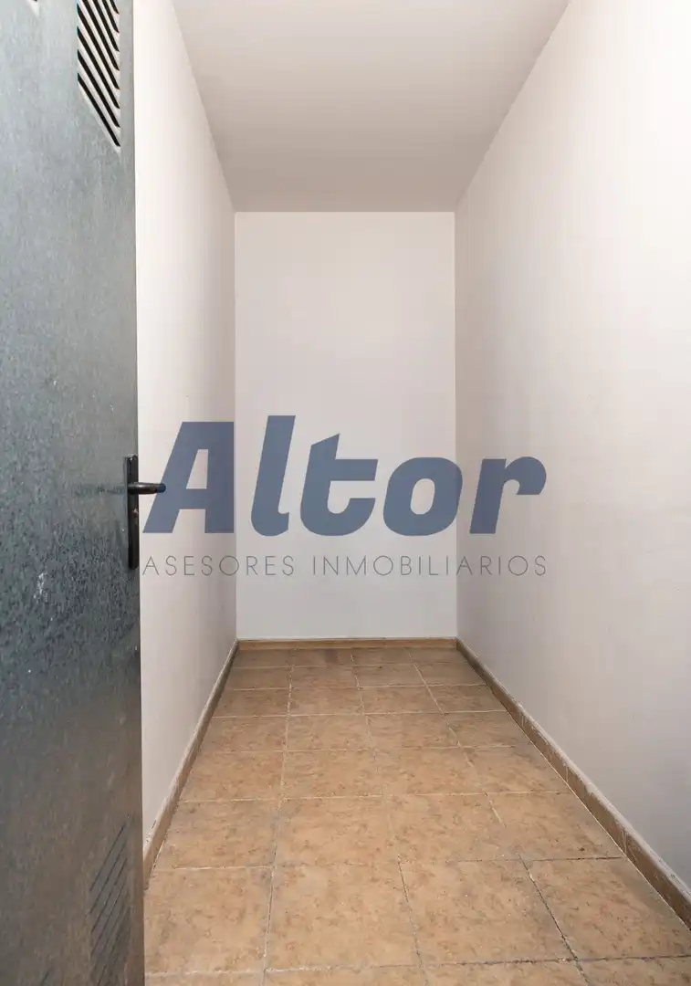 Flat for sale in Madrid  with Air Conditioner, Heating and Storage room