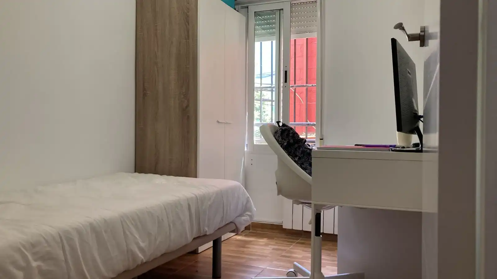 Bedroom of Flat for rent in Granada  with Air Conditioner, Heating and Parquet flooring