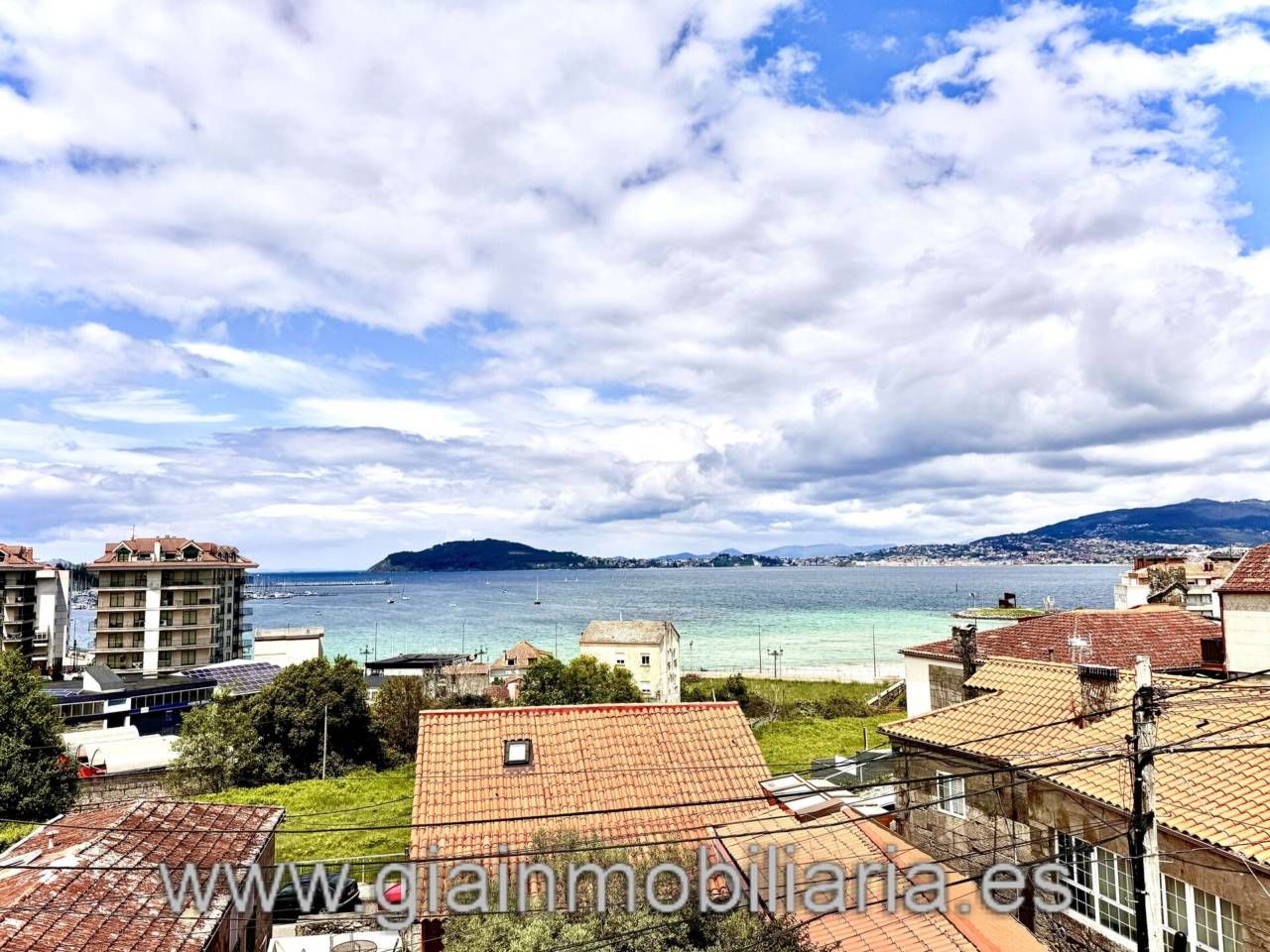 Vista exterior de Casa o xalet en venda en Baiona amb Calefacció, Jardí privat i Terrassa