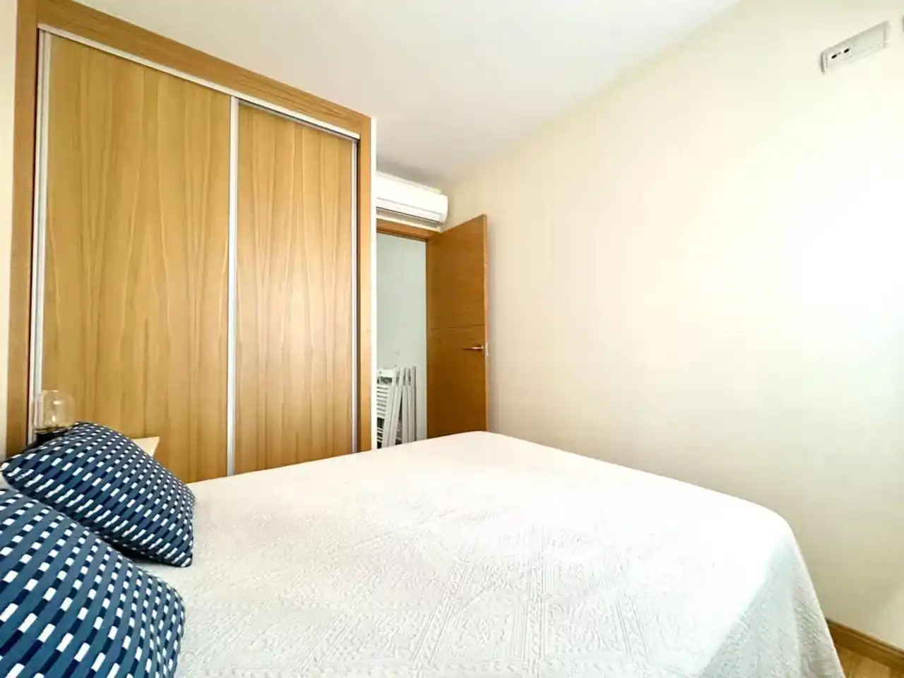 Bedroom of Flat for rent in Marbella  with Air Conditioner, Furnished and Internet