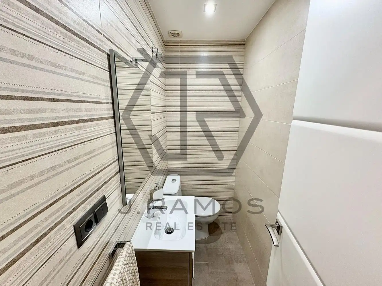 Flat with lift for sale in de la hispanidad, imagen 4