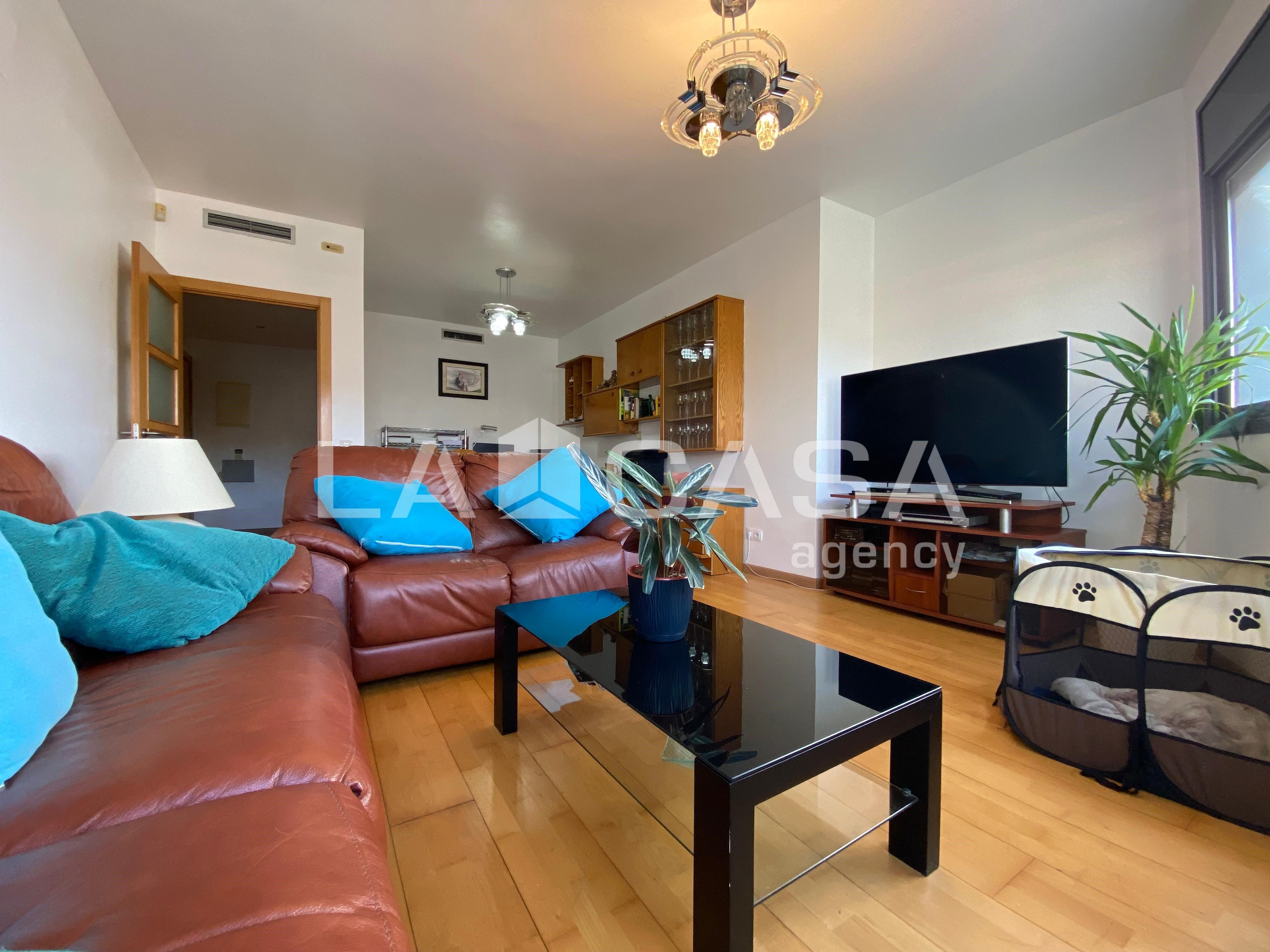 Living room of Attic for sale in Santa Coloma de Gramenet  with Heating, Terrace and Storage room