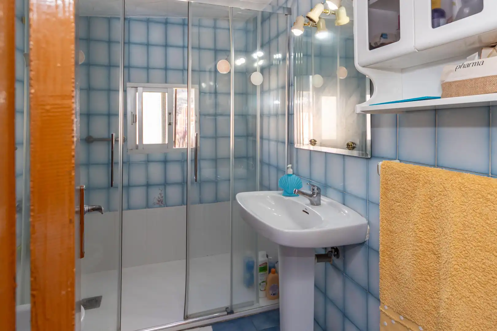Baño de Casa adosada en venta en La Peza con Balcón