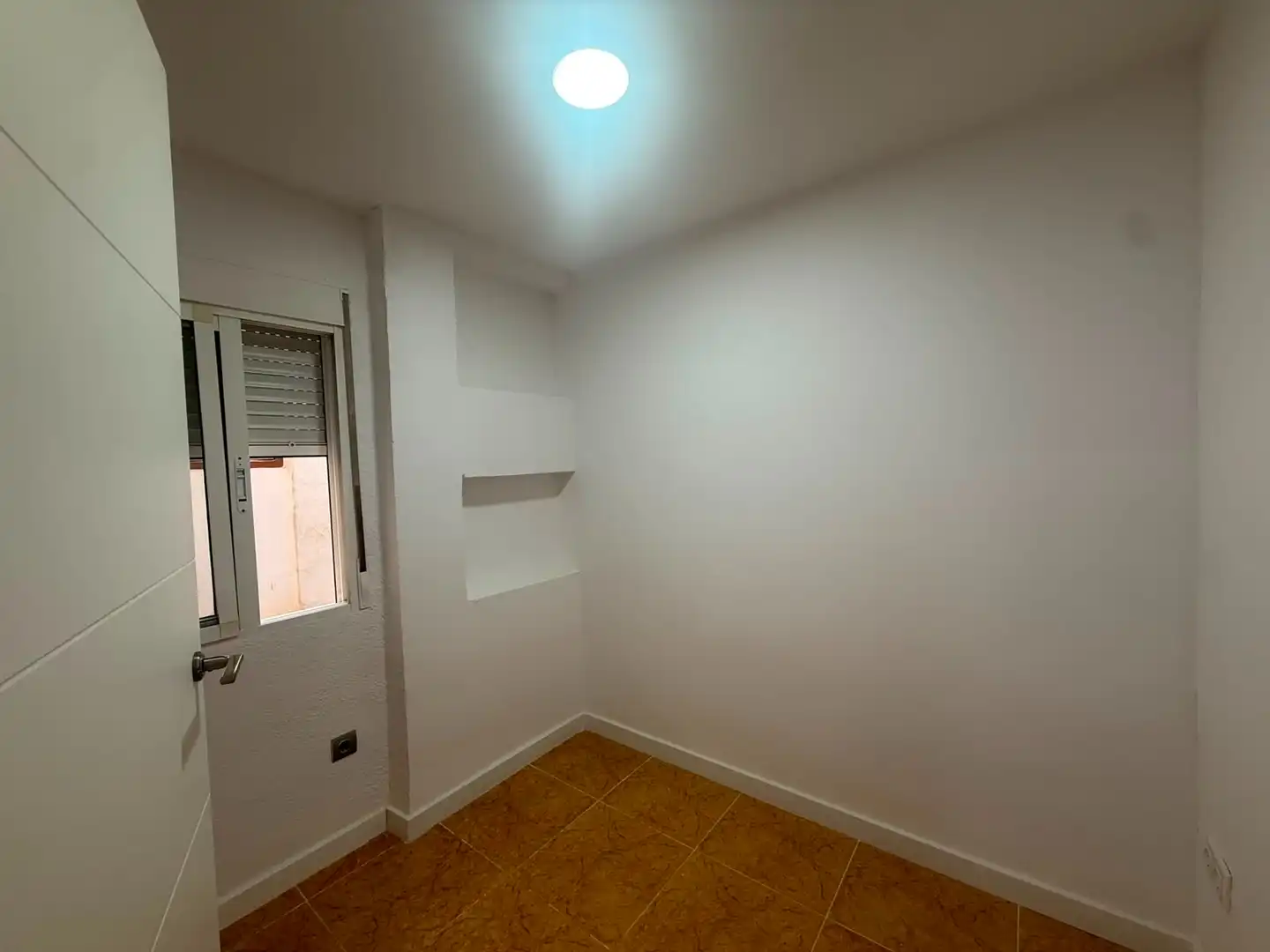 Flat for rent in Mislata  with Air Conditioner, Furnished and Oven