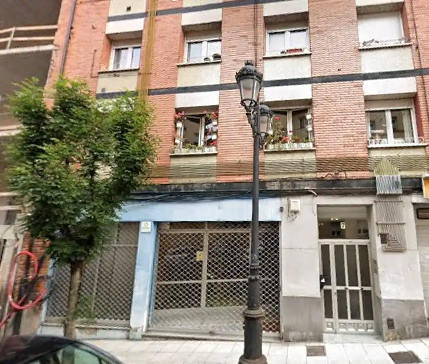 Außenansicht von Wohnung zum Verkauf in Oviedo 