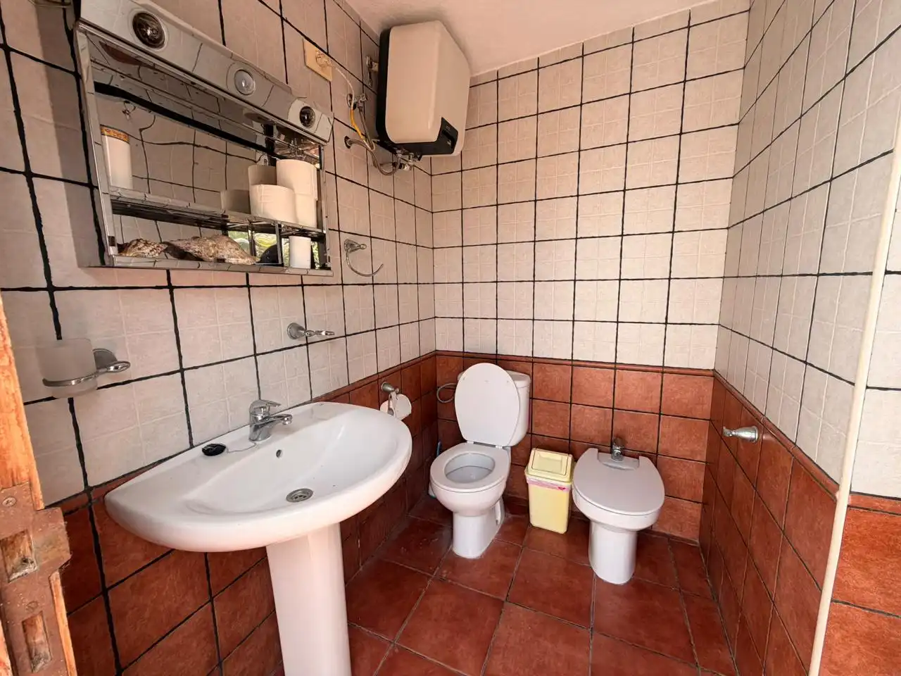 Bathroom of Houses for sale in Frontera
