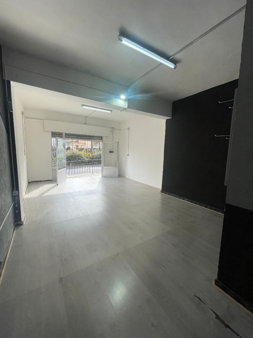 Local de lloguer en Vícar amb Aire condicionat i Alarma