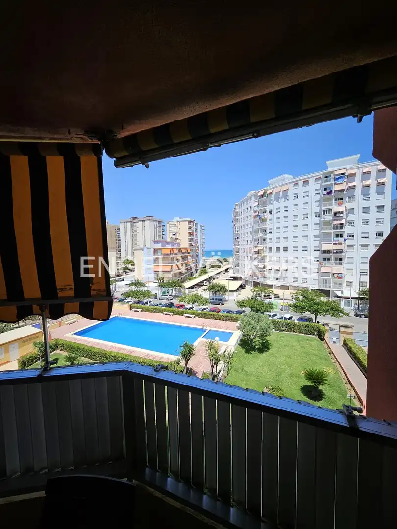 Außenansicht von Wohnung zur Miete in Gandia mit Klimaanlage, Heizung und Terrasse
