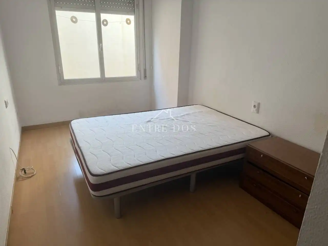 Wohnung zur Miete in Calle Ramón y Cajal, Hospital - Plaza del Real