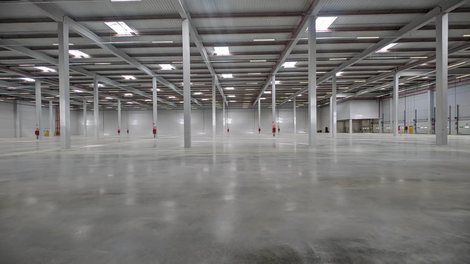 Industrial buildings for rent in Sils  with Heating