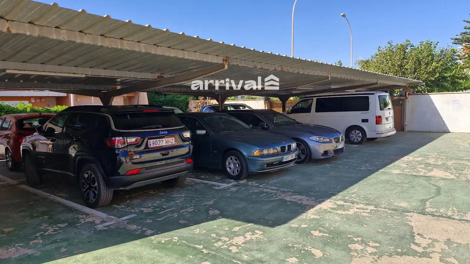Parking de Casa adosada de alquiler en Valencia con Terraza, Piscina y Horno