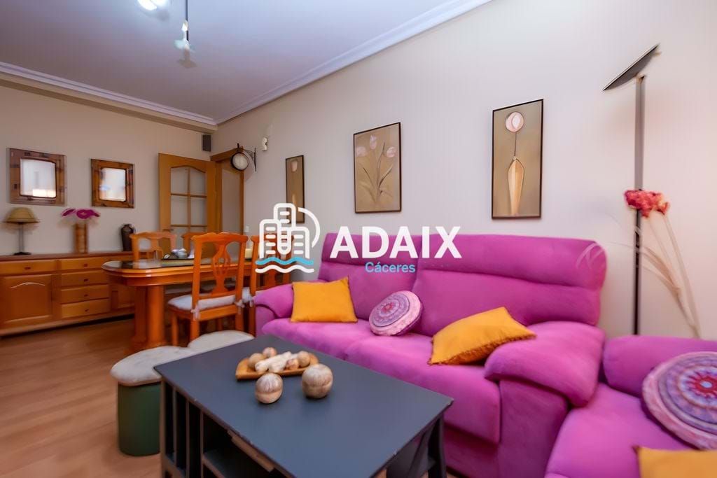 Sala d'estar de Pis en venda en Cáceres Capital amb Traster