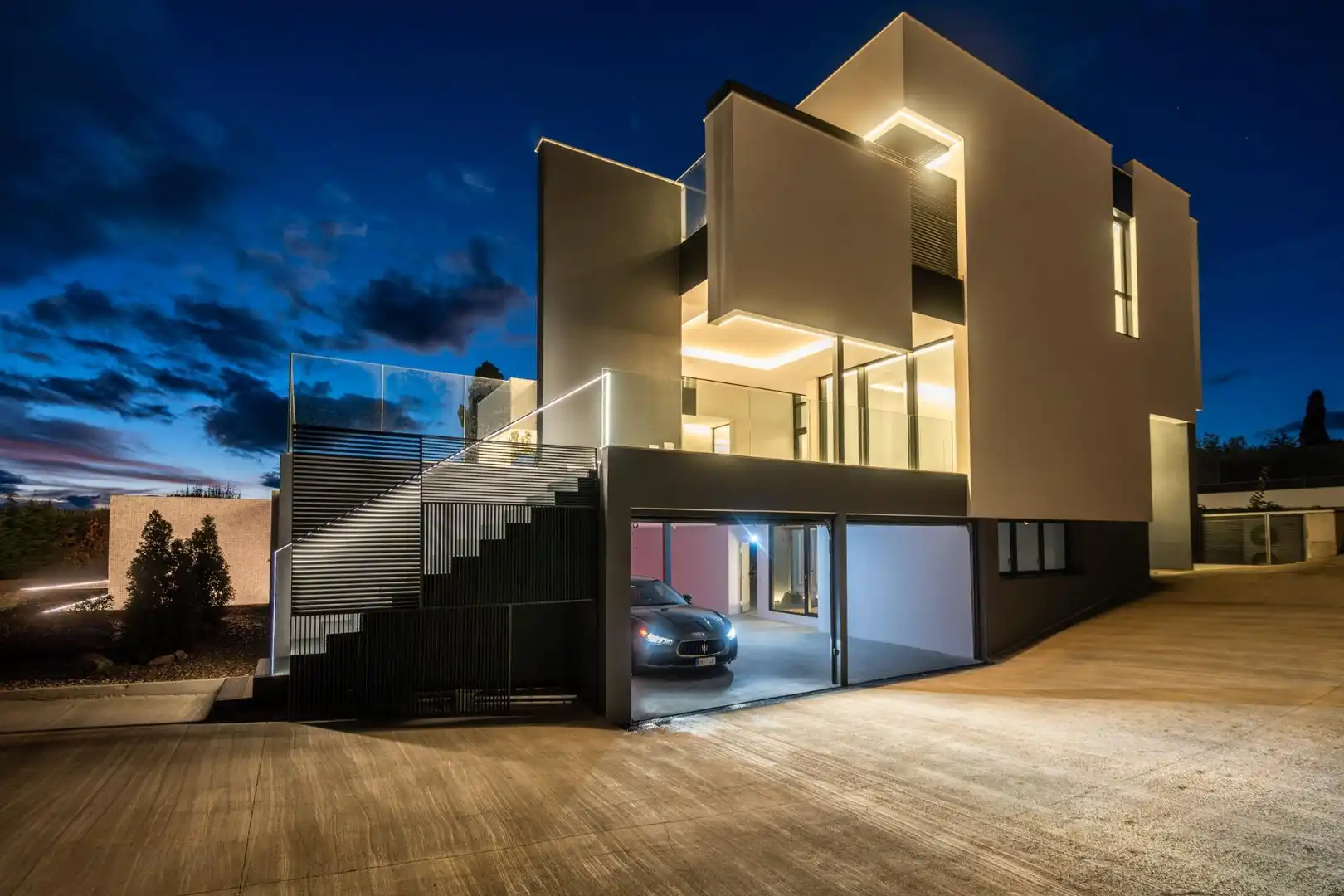 Vista exterior de Casa o xalet en venda en Las Rozas de Madrid amb Calefacció, Jardí privat i Terrassa