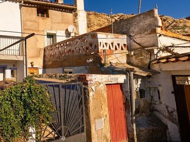 Country house with balcony for sale in Velilla de Jiloca