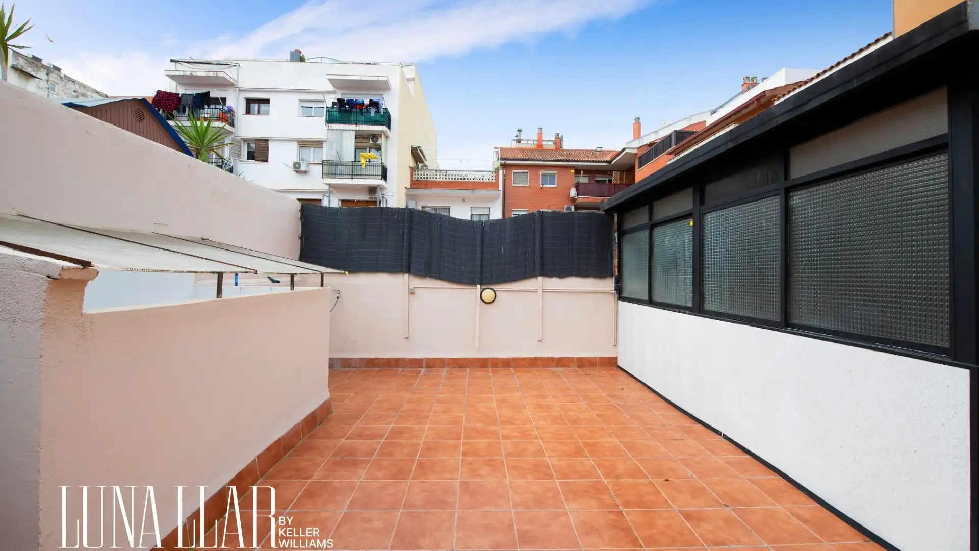 Vista exterior de Pis en venda en Castelldefels amb Aire condicionat i Terrassa