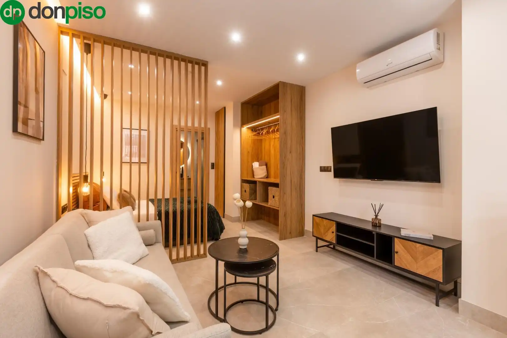 Living room of Study for sale in Granada  with Air Conditioner, Heating and Furnished