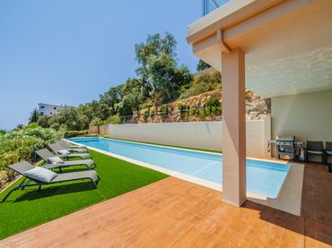 Casa con piscina en venta en Carrer Roca Vila