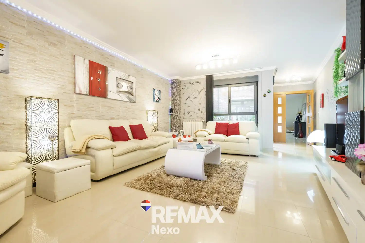 Sala de estar de Casa adosada en venta en Cigales con Calefacción, Jardín privado y Terraza