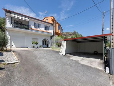 House with garden for sale in Ribadavia