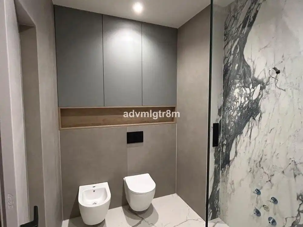 Bany de Casa o xalet en venda en Marbella amb Aire condicionat, Jardí privat i Terrassa