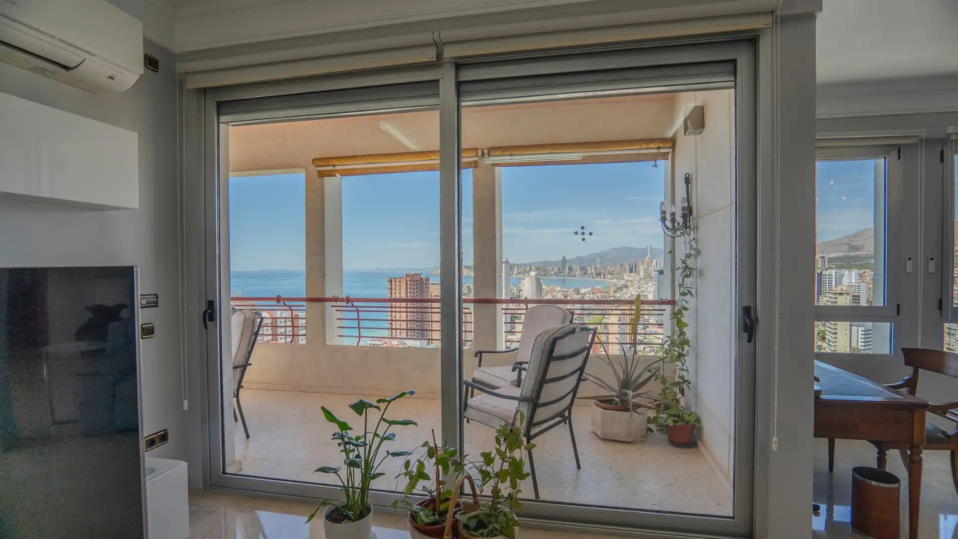 Terrassa de Àtic en venda en Benidorm amb Piscina, Moblat i Jacuzzi