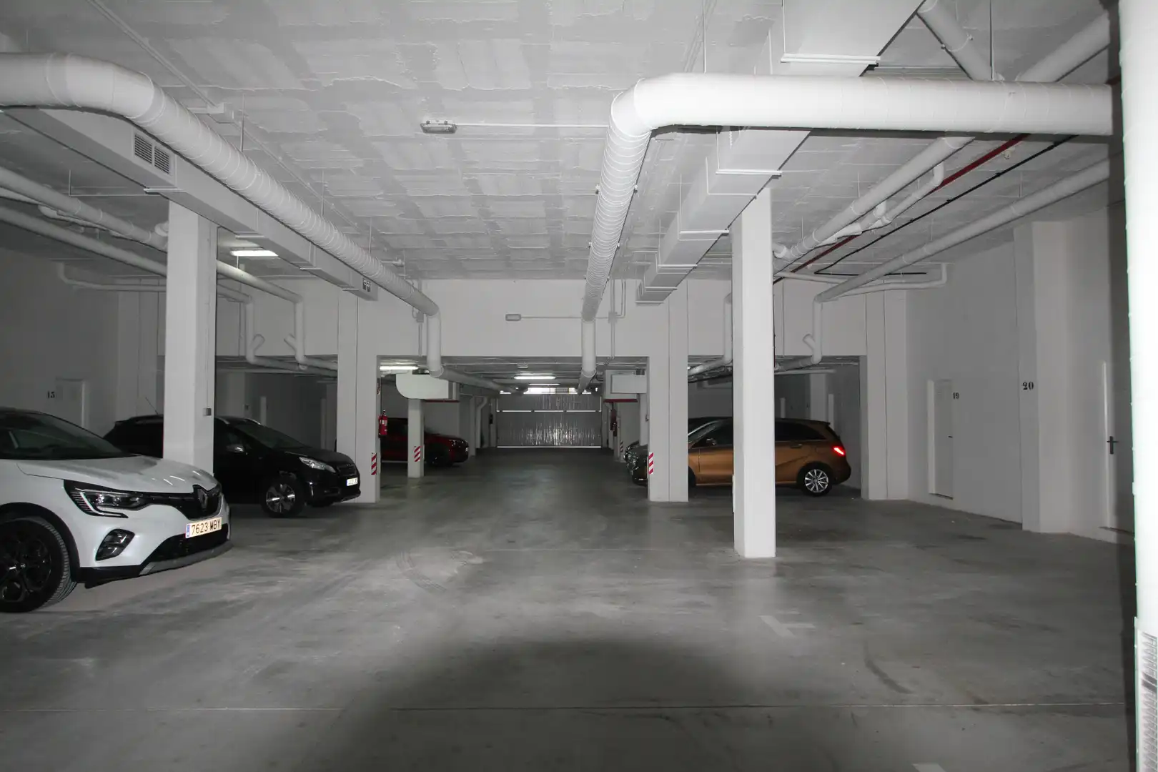 Parkplatz von Wohnungen zum Verkauf in Guardamar del Segura mit Klimaanlage, Heizung und Terrasse