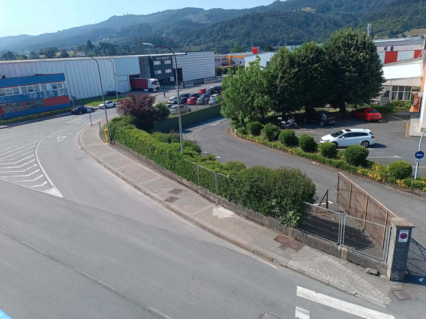 Parking de Nave industrial en venta en Derio