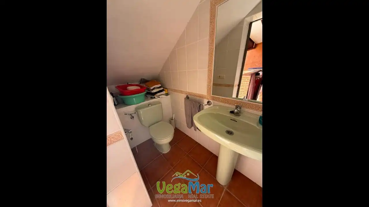 Baño de Finca rústica en venta en Jete con Jardín privado, Terraza y Piscina