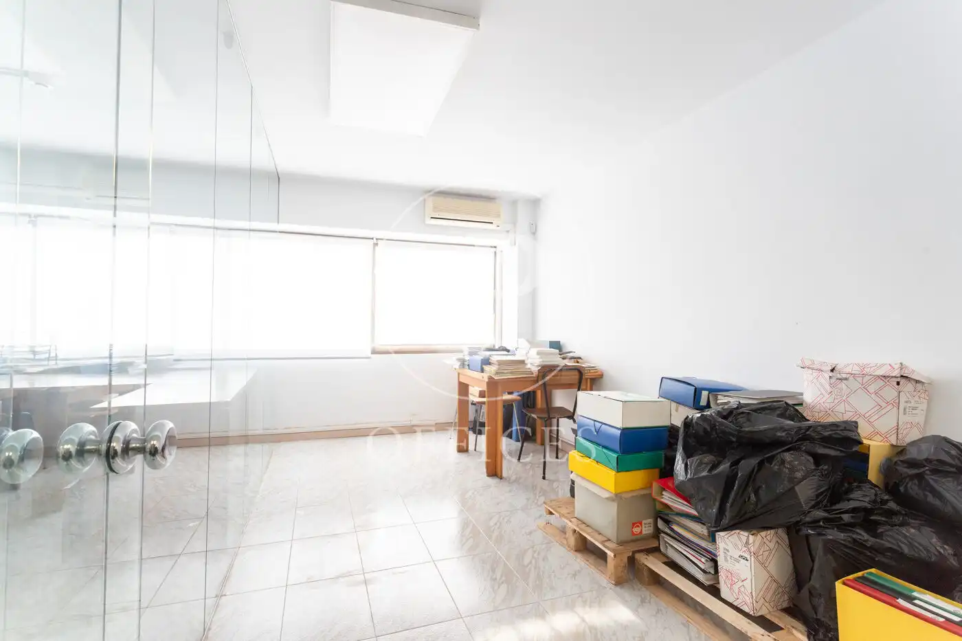 Büro zum Verkauf in Barcelona mit Heizung