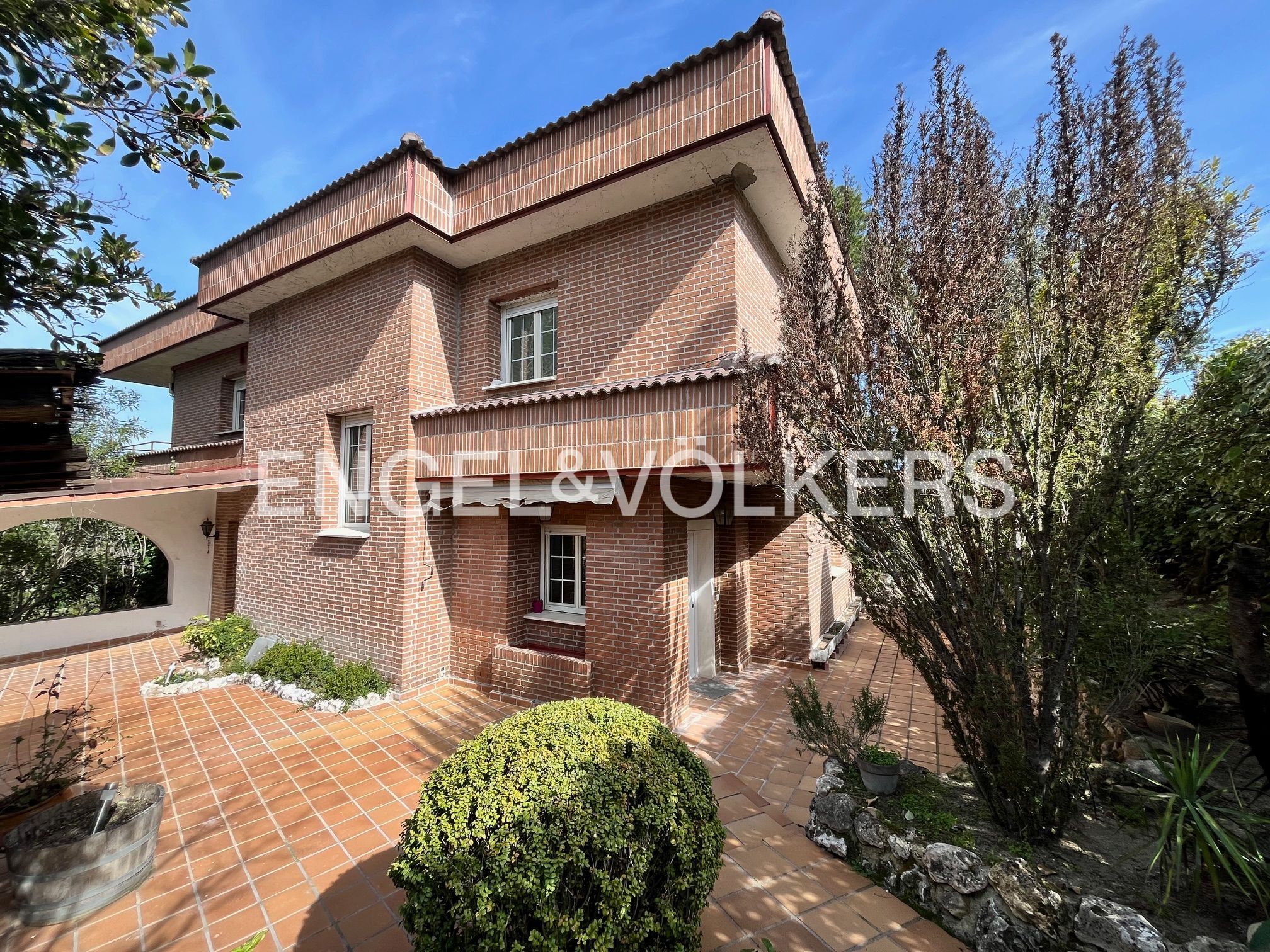 Vista exterior de Casa o chalet de alquiler en Las Rozas de Madrid con Aire acondicionado, Calefacción y Jardín privado