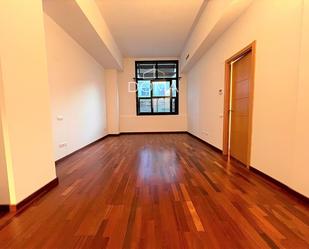 Living room of Flat to rent in  Barcelona Capital  with Air Conditioner, Heating and Parquet flooring