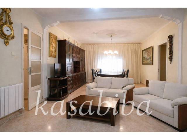 Piso en Venta en Calle Reverendo Rafael Tramoyeres en Barrio de Benimaclet