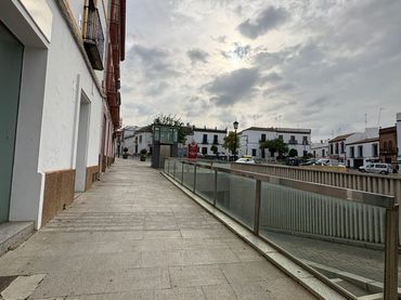Pis amb balcó en venda a Carmona