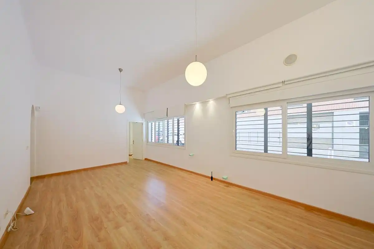 Sala d'estar de Planta baixa en venda en Madrid amb Calefacció