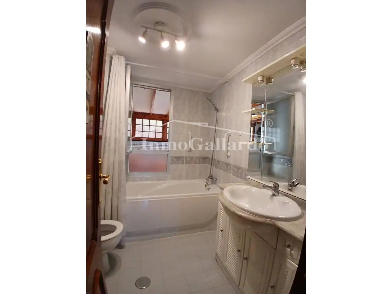 Bathroom of Flat for rent in Málaga  with Terrace