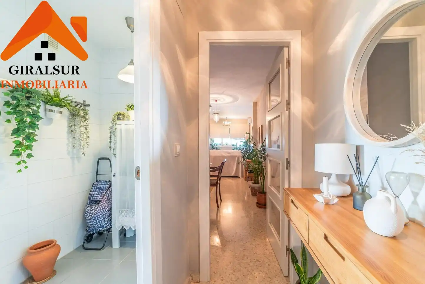 Flat for sale in Sevilla  with Air Conditioner and Storage room