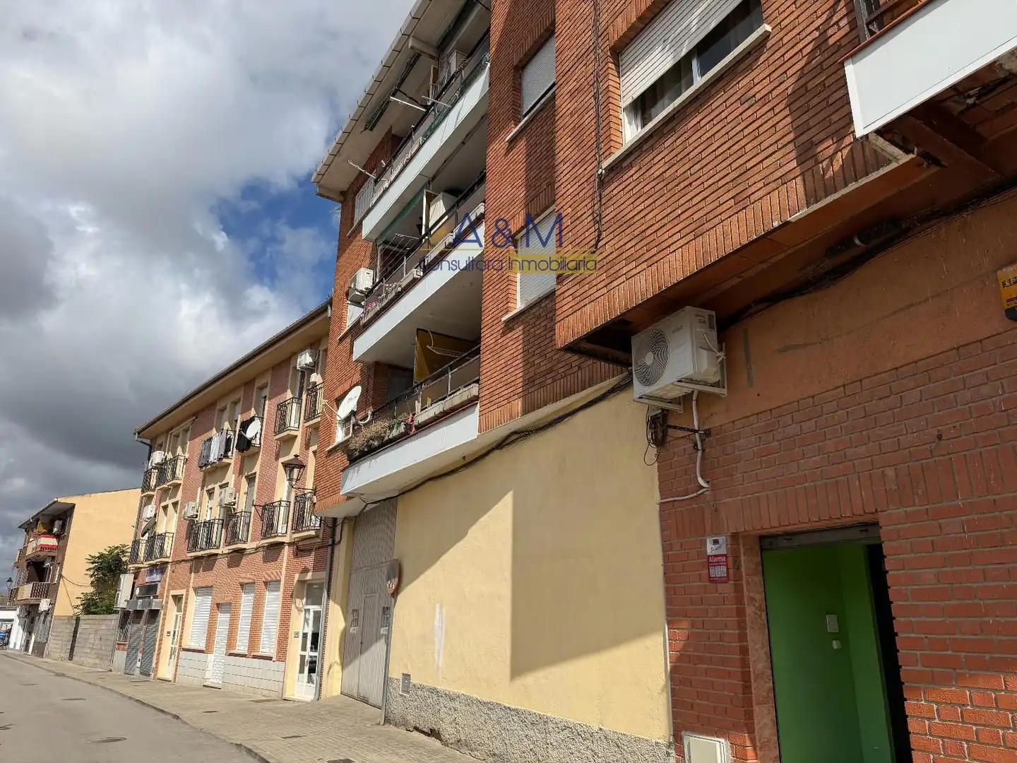 Außenansicht von Geschaftsraum zum Verkauf in Villamanta